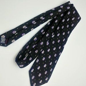 Men's Roundtree and Yorke Tie